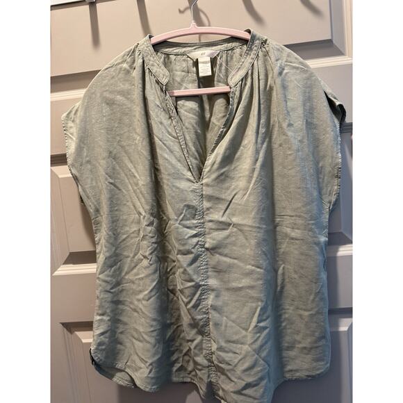 3 for $9 H&M V Neck Sleeveless oversized blouse M - Picture 5 of 6